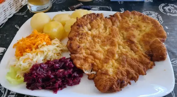 Gdzie zjeść w Grzybowie? Odkryj najlepsze smaki i sprawdzone lokale!