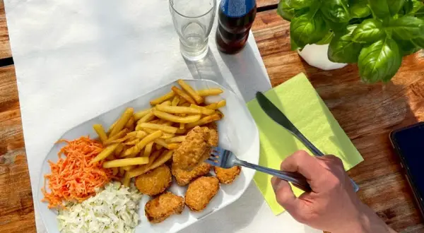 Łeba: Gdzie zjeść? Przewodnik po najlepszych smakach i cenach