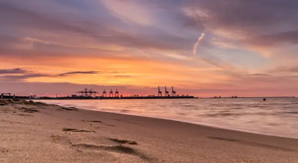 Gdańsk i morze: Tak! Twój przewodnik po plażach i atrakcjach